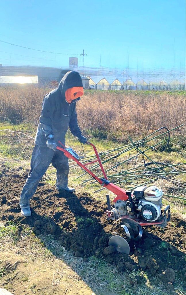 土を耕す